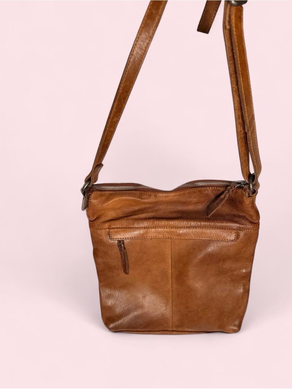 VILENCA Holland Brown Leather Crossbody Bag with Studded Woven Medallion Design - Picture 2 of 6